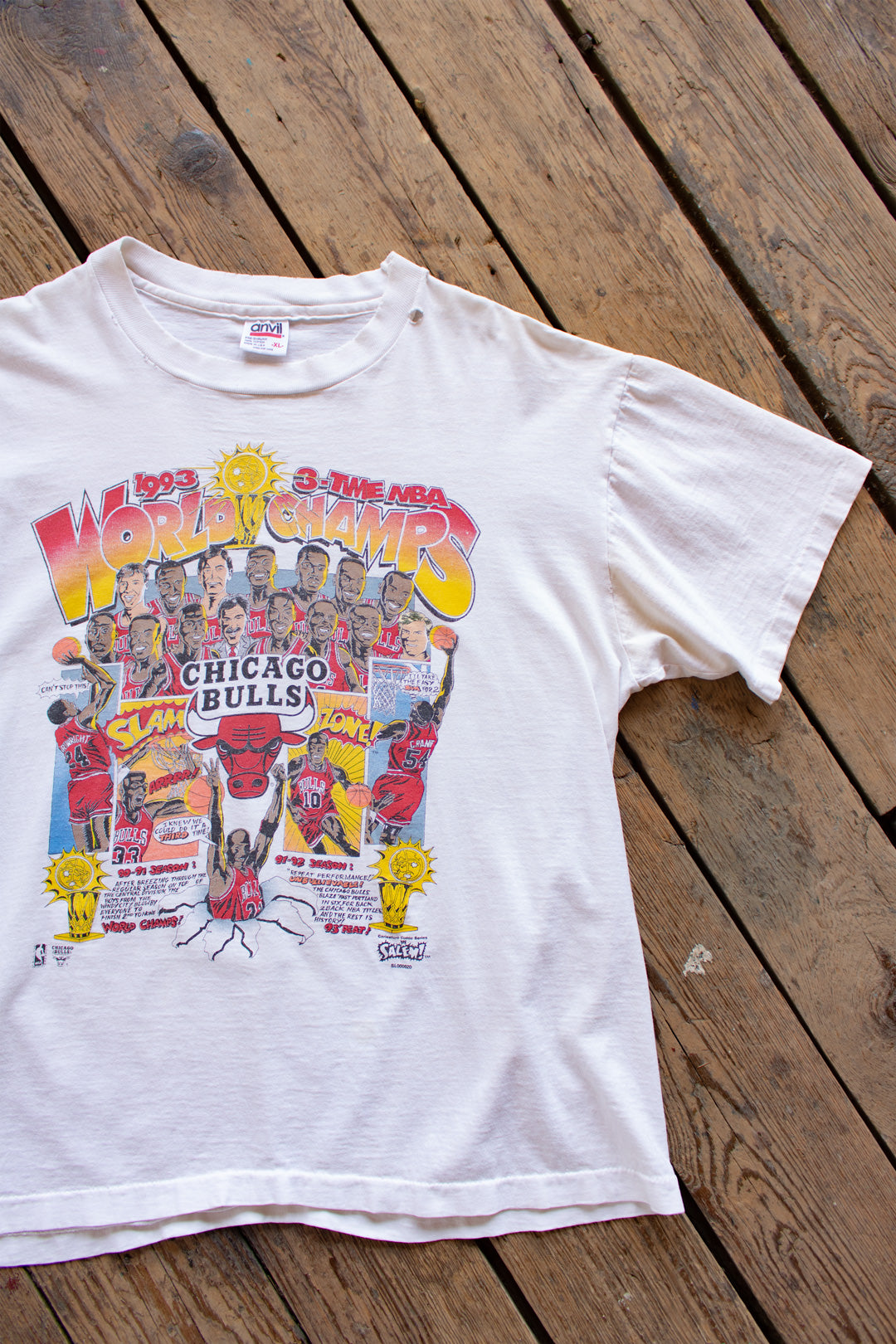 Vintage 90s Chicago Bulls '3 Peat World Champs' T-Shirt